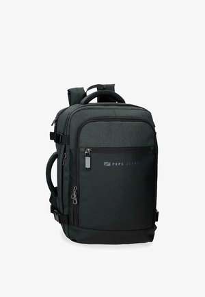 Mochila Pepe Jeans negra y gris oscuro con múltiples compartimentos con cremallera y correas acolchadas para los hombros.