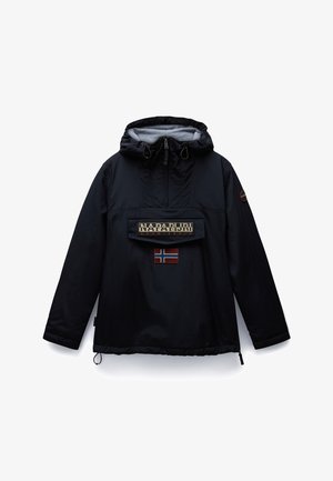 Giacca pullover nera con cappuccio, tasca frontale e logo "Napapijri". Presenta una toppa con la bandiera norvegese rossa e blu sulla tasca.