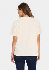 Saint Tropez ZAGI - Paprasti marškinėliai - pearled ivory bonbon hart
