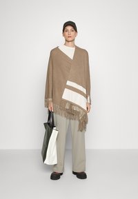 Repeat PONCHO - Capa - taupe/cre