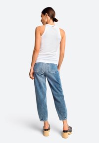 Rich & Royal STICKER - Top - white