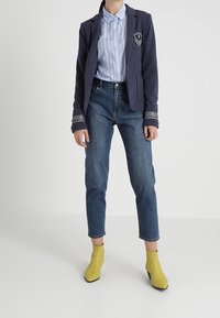 Culture Blejzr - blue