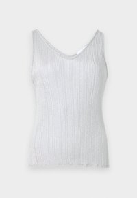 Zilveren geribbelde tanktop met een V-hals en brede bandjes, voorzien van een zachte textuur en subtiele glans. De zoom is afgewerkt met een eenvoudige bies.