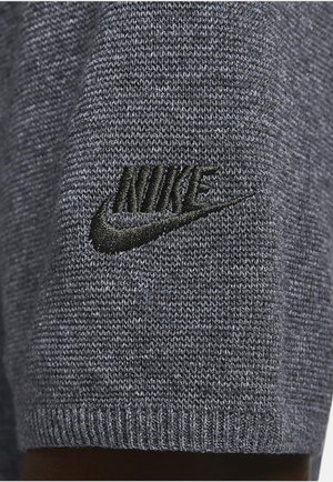 Nike Sportswear TP ENG SWTR - T-shirt basic - dk smoke grey black