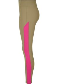 Høyt liv leggings i oliven grønn med en kontrasterende rosa sidepanel, laget av elastisk stoff, glatt tekstur og tettsittende design.