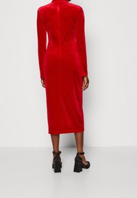 YAS Cocktailklänning - red