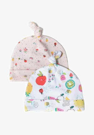 Due cappelli per bambini in cotone: uno rosa con frutta e fiori, l'altro bianco con frutti colorati e insetti, entrambi con punte annodate e orli arrotolati.