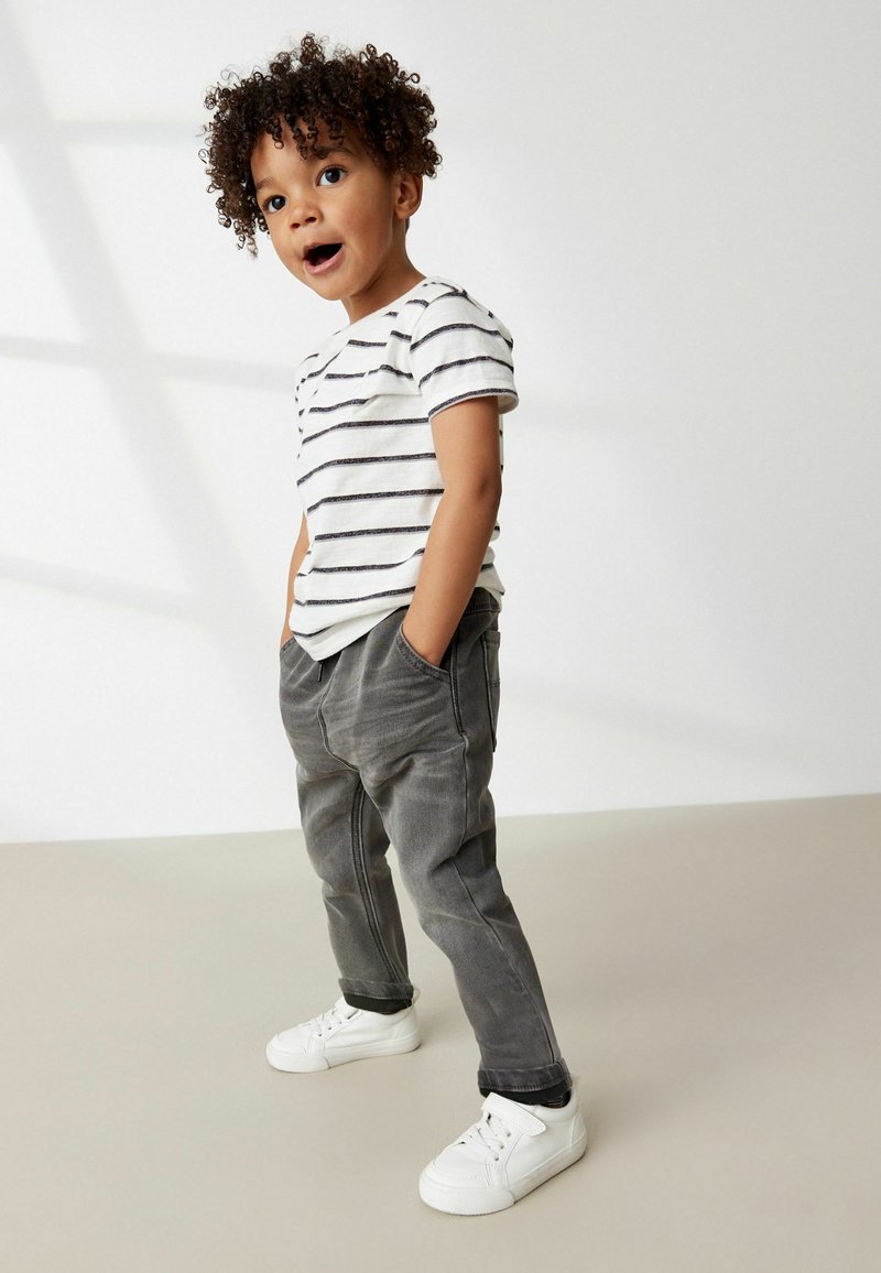 Next SUPER  PULL ON WITH STRETCH - Džíny Straight Fit - grey