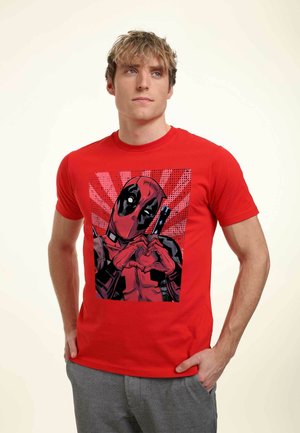 DEADPOOL CLOSE HEART POOL UNISEX - Print T-shirt - red