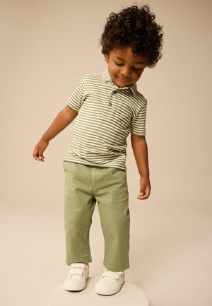 REGULAR FIT - PLEAT FRONT STRETCH - Pantaloni - sage green