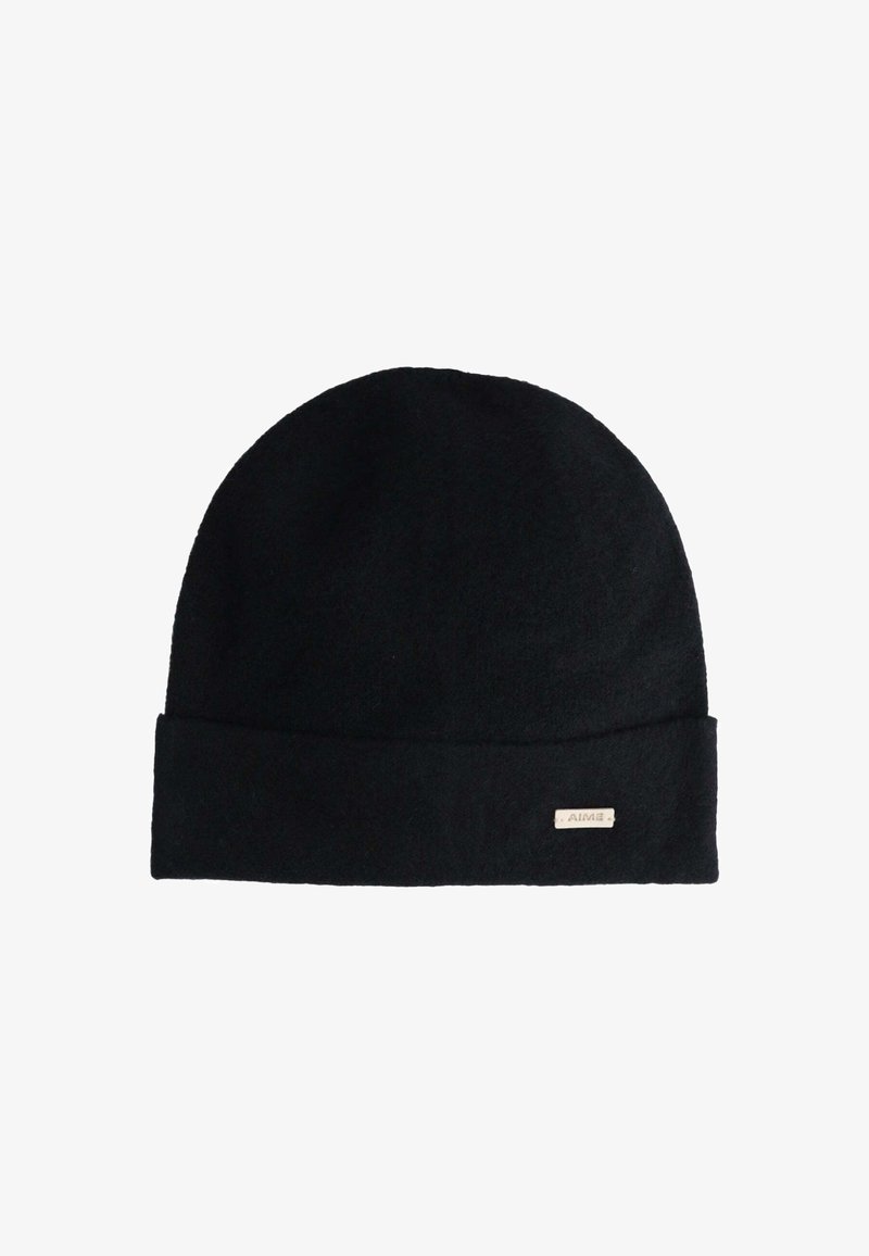 Berretto di maglia nero con risvolto. Realizzato in materiale morbido, presenta un piccolo etichetta rettangolare del marchio sul davanti. Texture liscia.