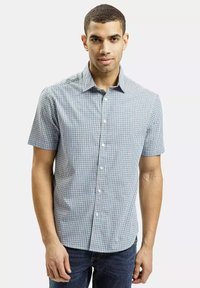 Koszula w kratę z krótkim rękawem w niebiesko-białe wzory, wykonana z lekkiego materiału, z zapinanym przodem i klasycznym kołnierzykiem.