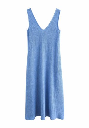 Blå ärmlös klänning med V-hals, ribbat mönster och en avslappnad passform. Tyget är lätt och slätt, lämpligt för varmt väder.