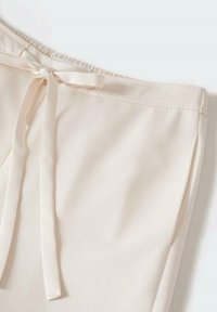 Mango Kalhoty - off-white