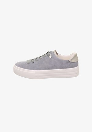 Light grey suede low-top sneaker with white platform sole, grey laces, and beige padded heel collar, side view on white background.