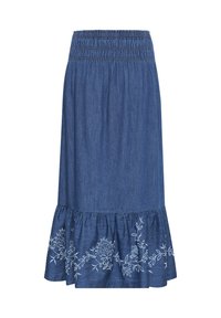 Jeans krilo z nabranim pasom, valovitim robom in belim cvetličnim vezenjem vzdolž spodnjega roba. Ima globoko modro barvo in mehak otip.