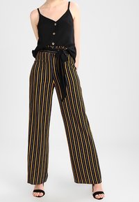 Miss Selfridge Pantalones - black