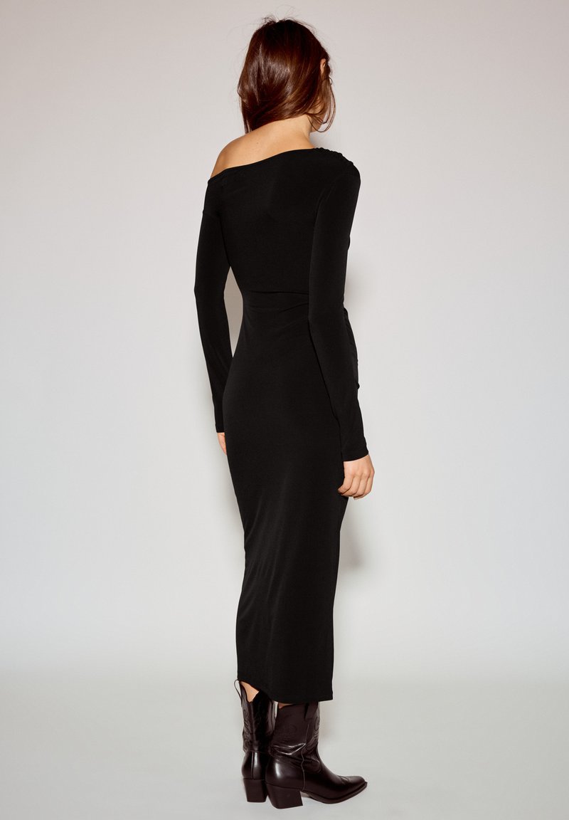 PULL&BEAR BARDOT NECKLINE - Maxi dress - black - Zalando
