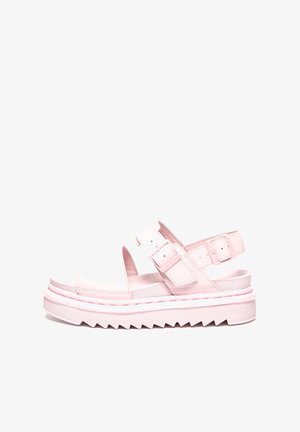 Różowe sandały z odkrytymi palcami i piętą. Wykonane z materiału syntetycznego, wyposażone w dwie regulowane sprzączki oraz grubą, karbowaną podeszwę.