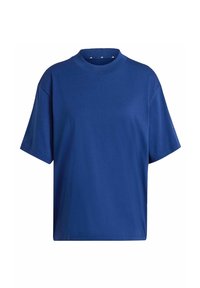 Blå kortærmet t-shirt med høj hals, lavet af blødt stof. Har en afslappet pasform og diskrete dekorative detaljer indeni kraven.