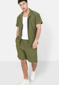 Sixth June PLEATED - Short - kaki