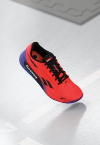 Selectat, flash orange/black/royal purple