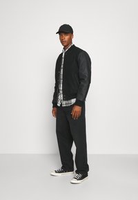 Schott USA - Bomber Jacket - black/black