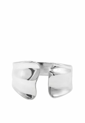 Offenes, poliertes Silberarmband mit glatten, abgerundeten Kanten und breitem Banddesign.