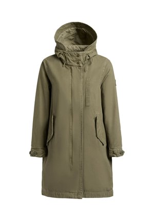 Abrigo largo verde oliva con capucha, cremallera frontal, dos bolsillos con solapa, puños ajustables y cordones en la capucha.