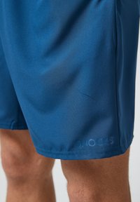 SNOCKS Kurze Sporthose - dunkelblau