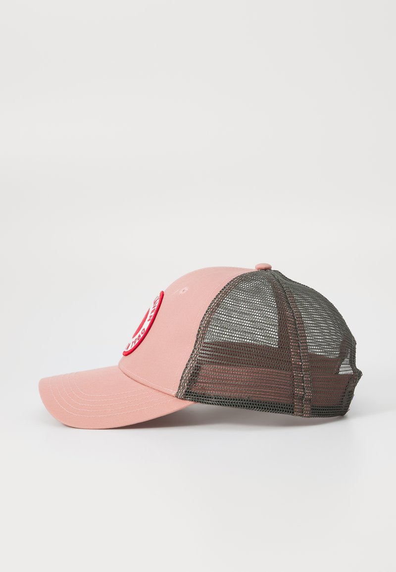 Fjallraven Pink trucker  Cap 1960 Logo Langtradarkeps - Dusty Rose – Scandinavian North main image 3