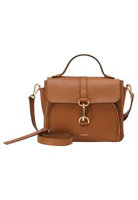 Borsa in pelle marrone con finitura a ciottoli, chiusura in tonalità dorata, manico superiore e tracolla rimovibile. Presenta una patta frontale e il logo del marchio.