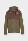 MANCHESTER CITY PUMATECH HOODIE - Vereinsmannschaften - wild willow/espresso brown