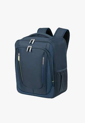 Zaino blu navy American Tourister con più scomparti con cerniera e spallacci imbottiti.
