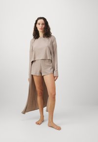 Anna Field Morgonrock - off-white