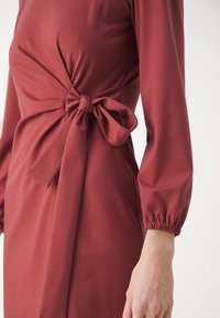 WEEKEND MaxMara Robe en jersey - cognac