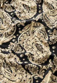 Next REGULAR FIT - Hlače - black paisley print