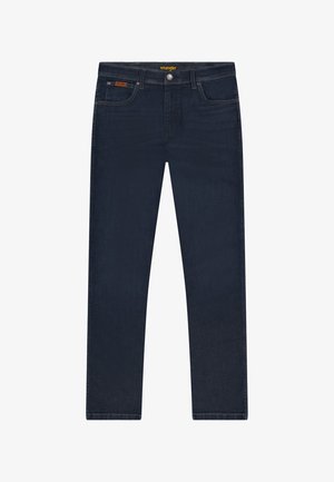 Jean droit Wrangler bleu foncé avec cinq poches, fermeture par bouton, et coutures de marque sur la ceinture et la poche à monnaie.