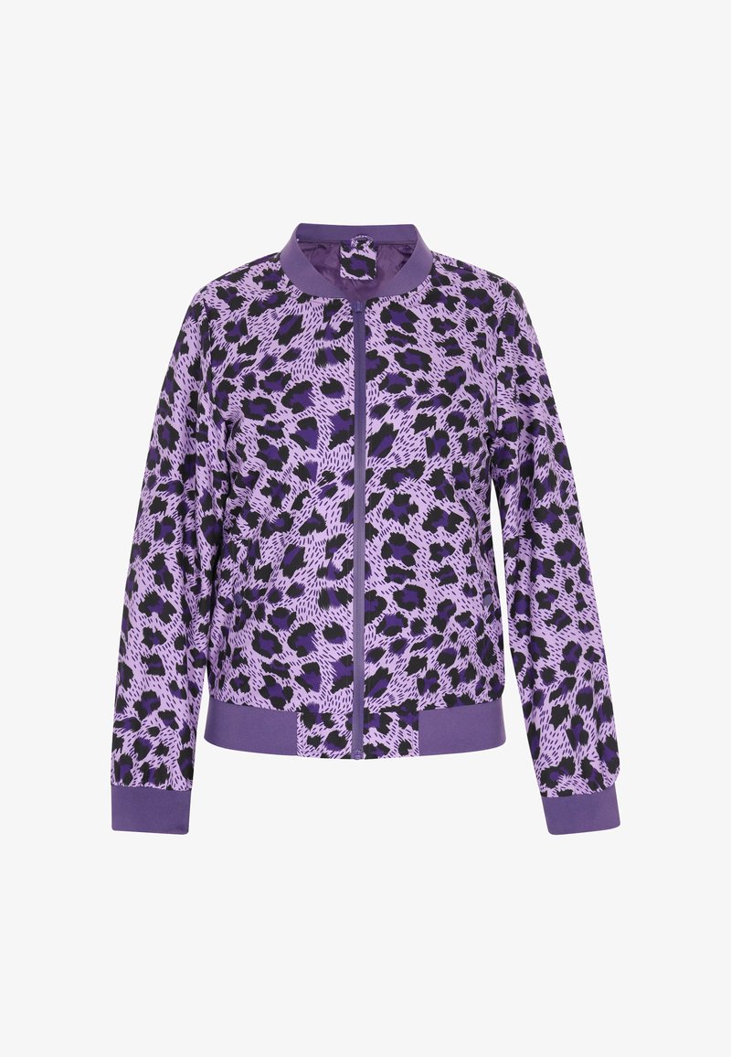 Lila Bomberjacke mit einem Leopardenmuster in Schwarz und Lila. Gerippten Kragen und Bündchen mit einem Reißverschluss vorne. Weicher Stoff.