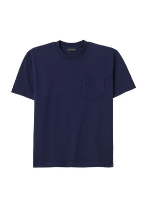 T-shirt in cotone blu navy con maniche corte, collo rotondo e tasca sul lato sinistro del petto. Presenta una vestibilità standard e una texture liscia.