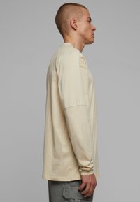 Urban Classics RAGLAN BACK LONGSLEEVE - Hosszú ujjú felső - sand