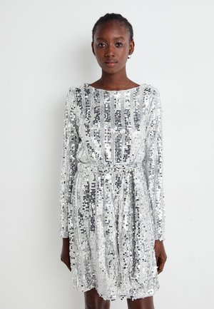 VMEFA SHORT - Cocktailkjole / festkjole - silver-coloured