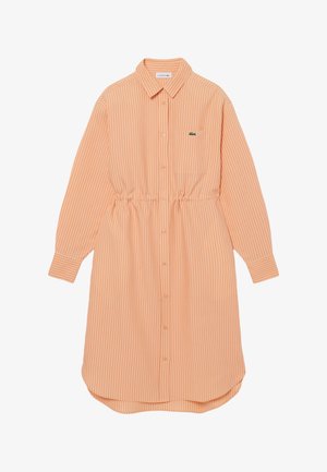 Robe-chemise à manches longues à rayures verticales pêche et blanches, avec boutons sur le devant, poche poitrine, col et taille élastiquée.