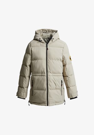 Bežna puhovka z zadrgo spredaj, kapuco in elastičnimi manšetami. Ima rdeče ročaje zadrge in logotipni znak na levem rokavu.