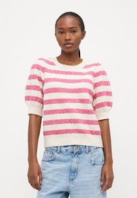 Vero Moda Petite VMDOFFY 2/4 O NECK - Paprasti marškinėliai - birch/cabaret