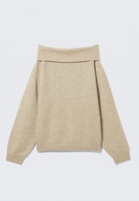 Bežna pulover off-shoulder, izdelana iz mehkega pletenega materiala. Ima širok rebrast ovratnik in spuščena ramena. Teksturno blago z rahlimi odstopanji.