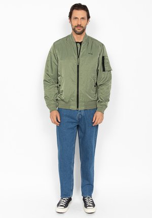 Schott LÉGER DÉPERLANT EFFET FROISSÉ - Blouson Bomber - sage kaki