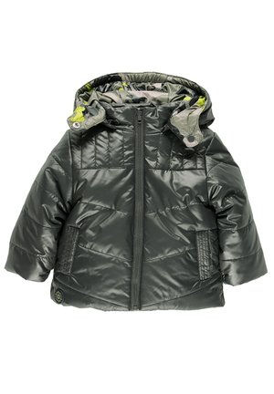 Dziecięca ciemnoszara ocieplana kurtka zimowa z przednim zamkiem błyskawicznym, dwoma bocznymi kieszeniami oraz kapturem podszytym szarą i żółtą tkaniną w kamuflaż.
