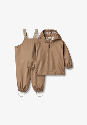 Set de geacă și salopetă pentru copii, impermeabil, de culoare maro, cu manșete elastice, bretele ajustabile și glugă cu fermoar în față.