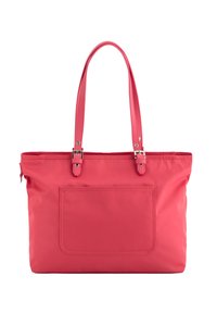 Bolso tote de nailon rosa con dos largas asas, un gran bolsillo exterior y detalles en metal plateado. Textura suave, forma rectangular.